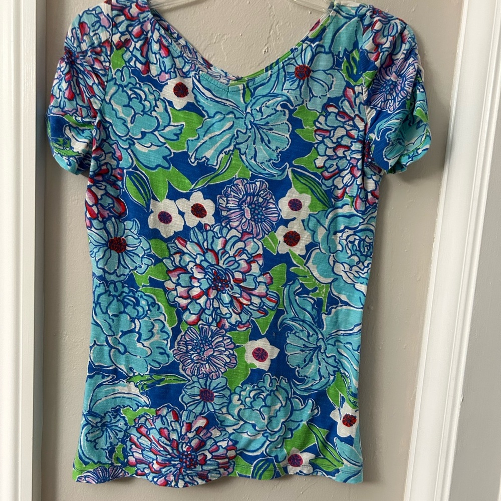 Lilly Pulitzer Blue Floral Short Sleeve Top
